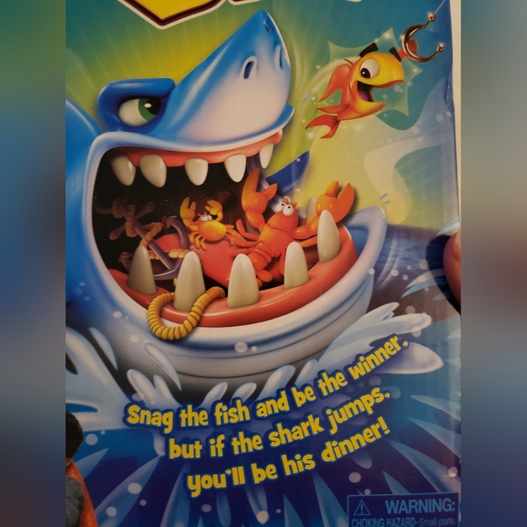 Pressman Shark Bite Game - Picture 7 of 7